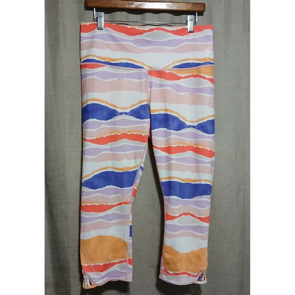 Lululemon Workout Capri Leggings‎ High Rise Purple Orange Print Size 12